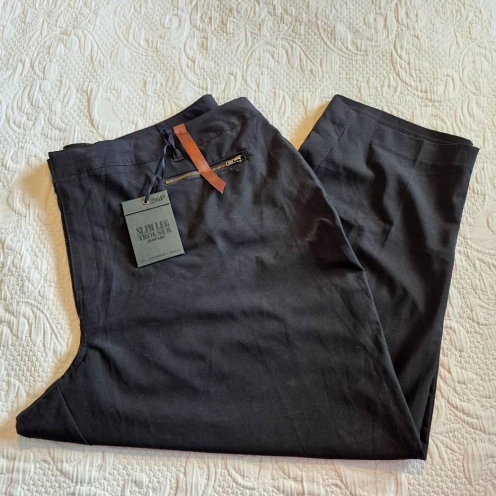 Avenue womens 26P Plus black slim leg trousers, 2 front zippered pockets, New